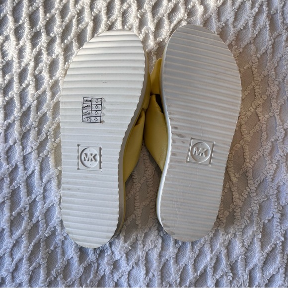 Michael Kors Josie Yellow & White Knot Slip On Slide Sandals Women’s Size 7 - Picture 7 of 8